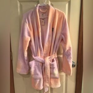 NWT PINK soft robe- M/L tints and hues of pink and orange